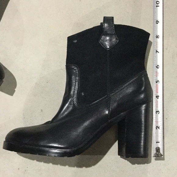 LAUREN RALPH LAUREN ••• Heeled Leather Ankle Boots - Picture 6 of 6